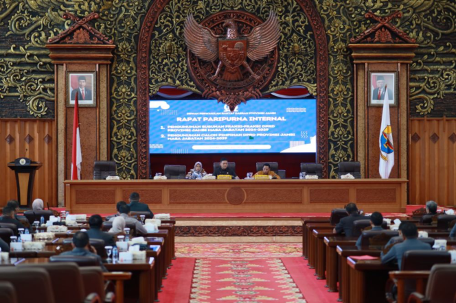
					Dokumentasi Rapat Paripurna DPRD Provinsi Jambi.