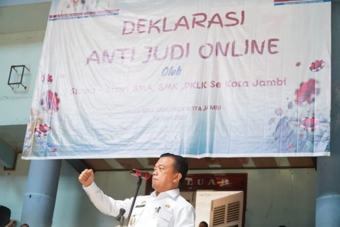 
					Al Haris Gubernur Jambi (Sub Foto: IMCNEWS.ID)