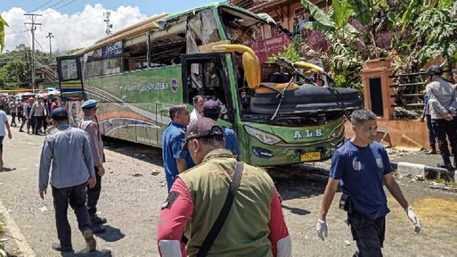 
					Kecelakaan Bus ALS di Padang Panjang, Diduga Rem Blong di Dekat Terminal